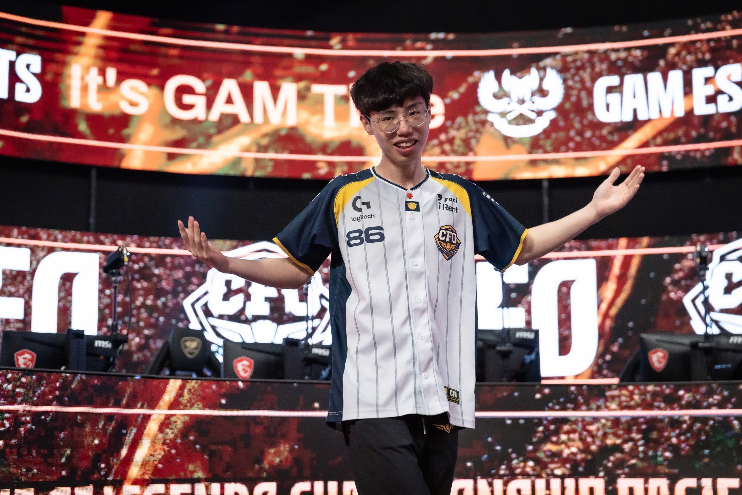 开云平台-BRO碾压TES，Kanavi打出惊人五杀鏖战多局全球总决赛，让粉丝疯狂欢呼