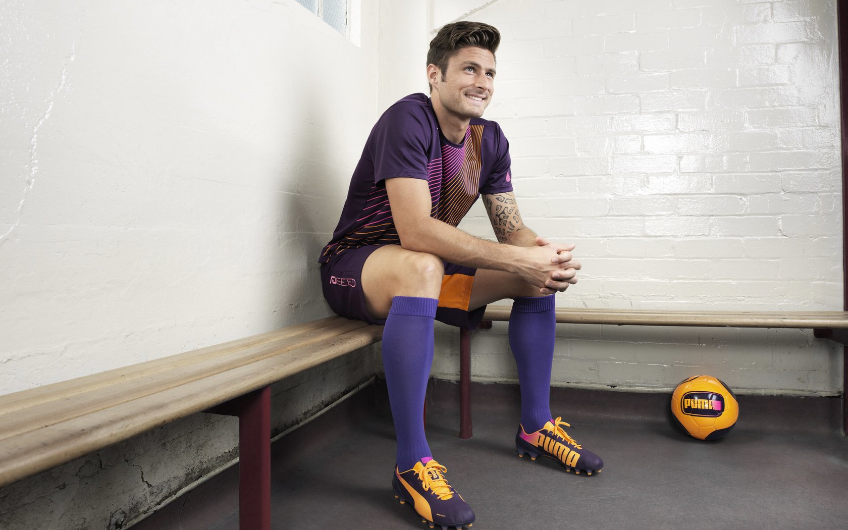 开云体育入口-速度哲学与节奏魔方，当牙买加的冲刺撕裂法兰西，莫德里奇在德甲棋盘落下决胜子