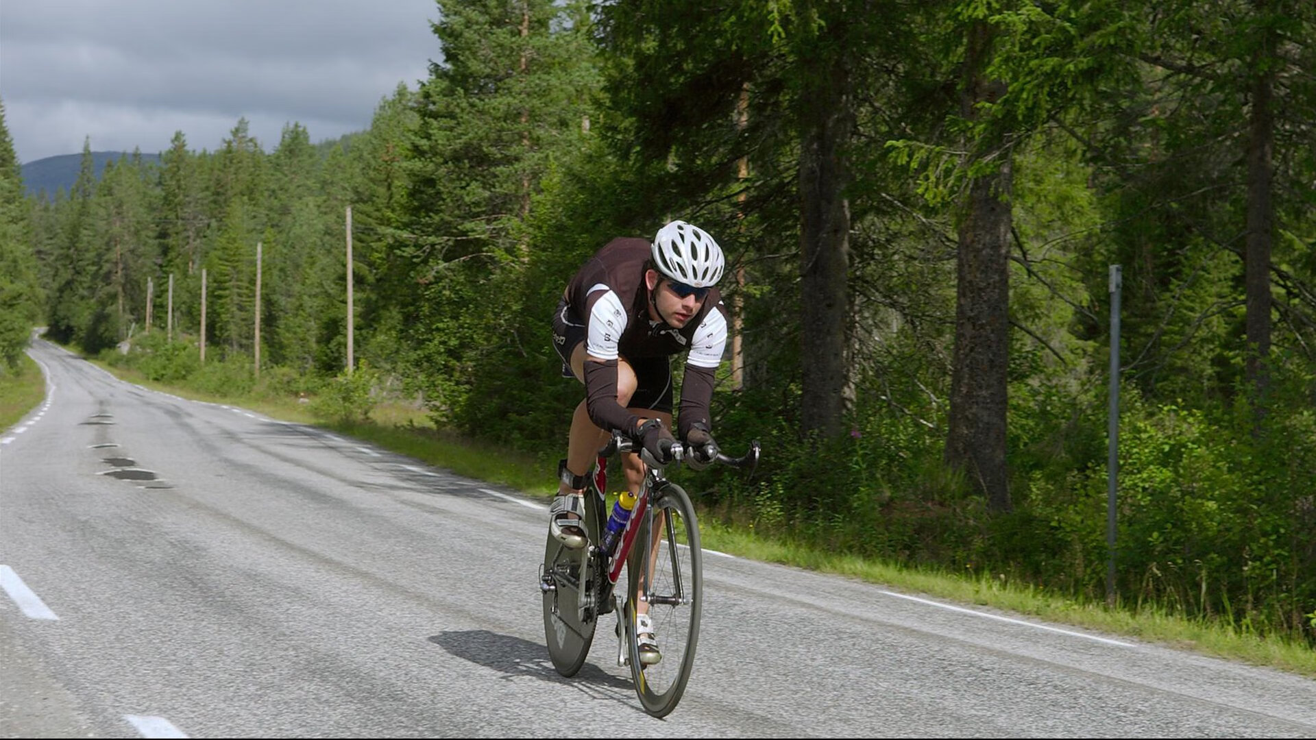 开云体育在线-囚笼艺术家，当巴斯托尼用叹息之墙，为葡萄牙的星光写下休止符