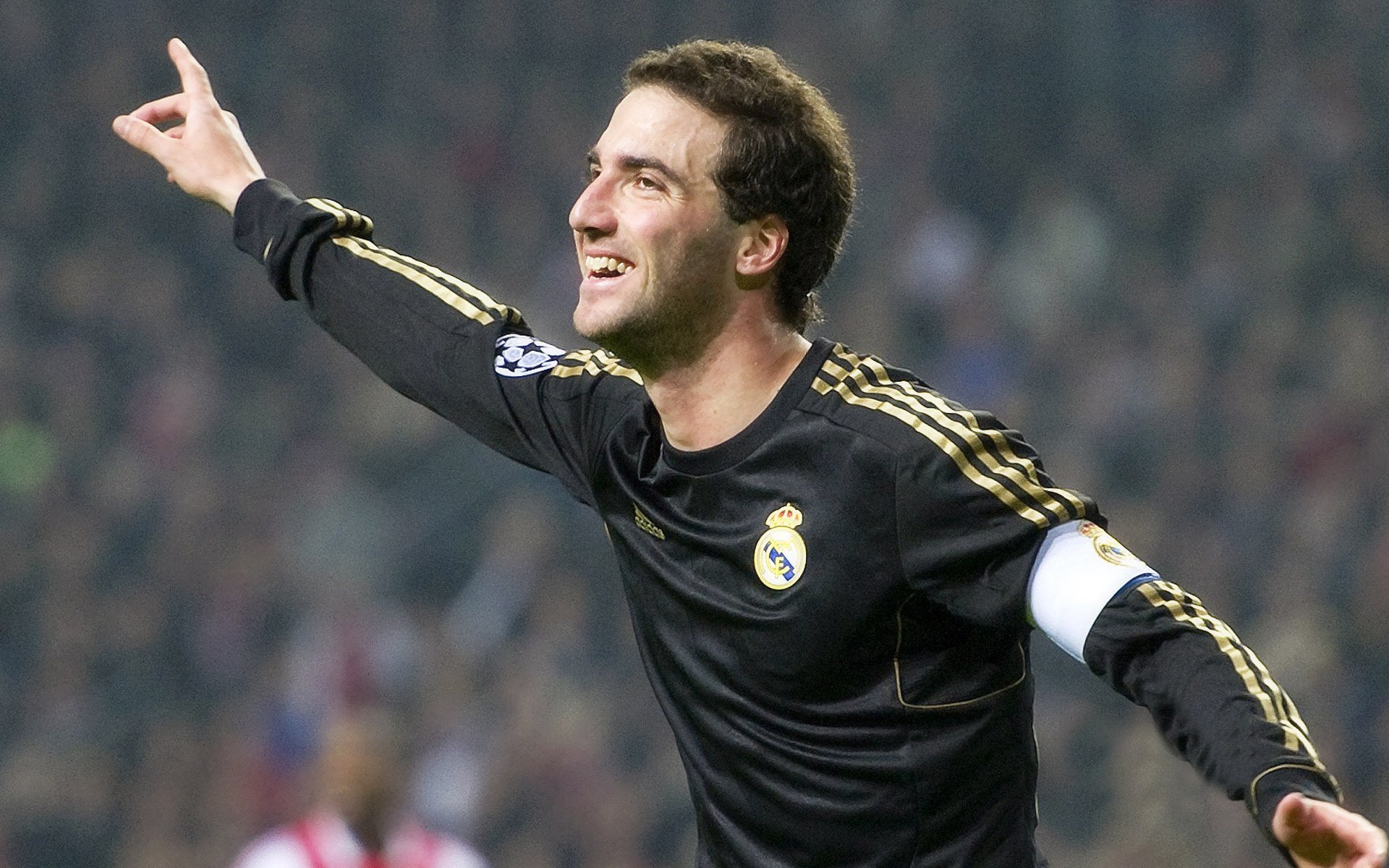 妖星李刚仁一剑封喉,尤文图斯强硬攻克梅阿查,意甲霸权之争再起波澜