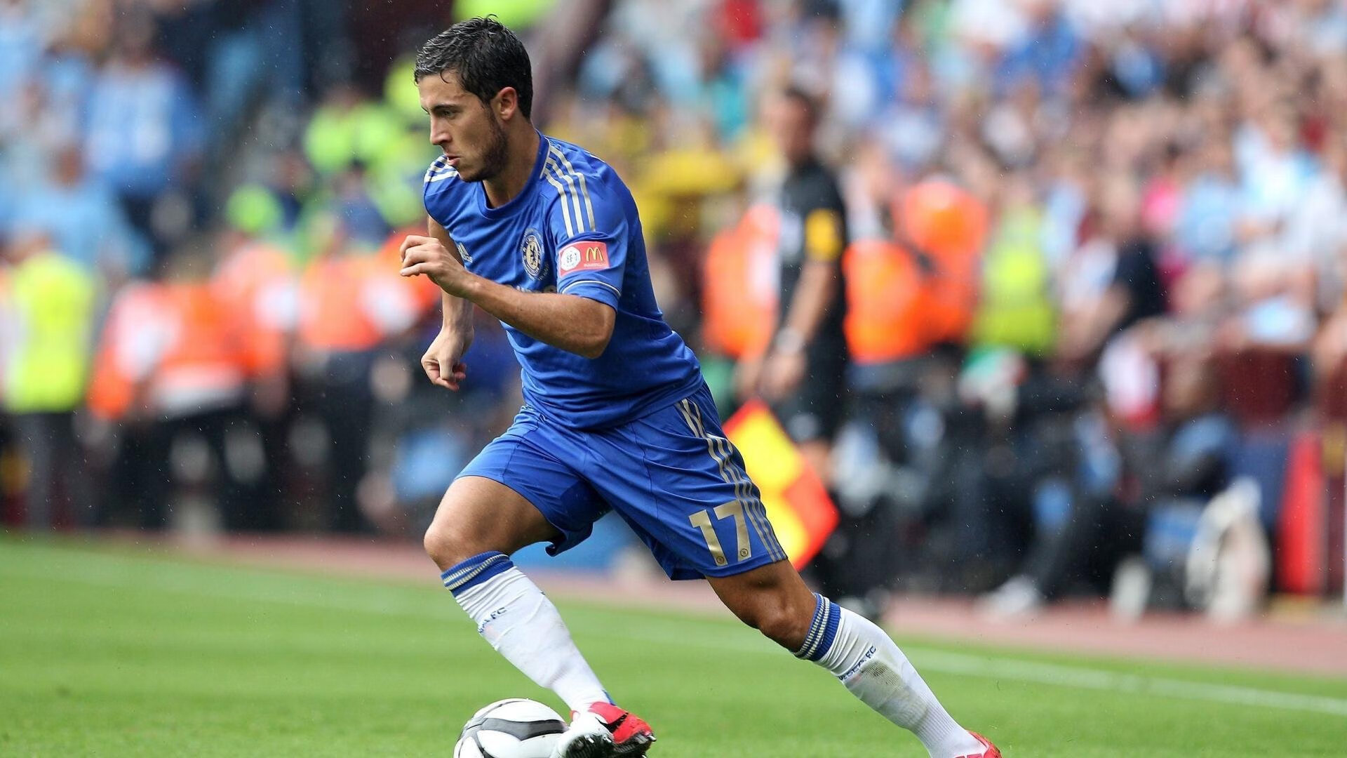 暗夜狂飙与绝杀本能，当F1街道赛的轰鸣遇见伦纳德的冷血一击